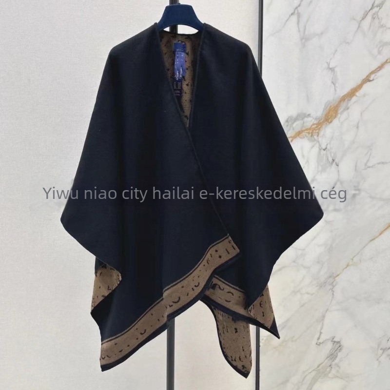 Női sál-kabát, reverszibilis, vastagított műkasmír, jacquard szövés, geometriai mintázat, téli viselet