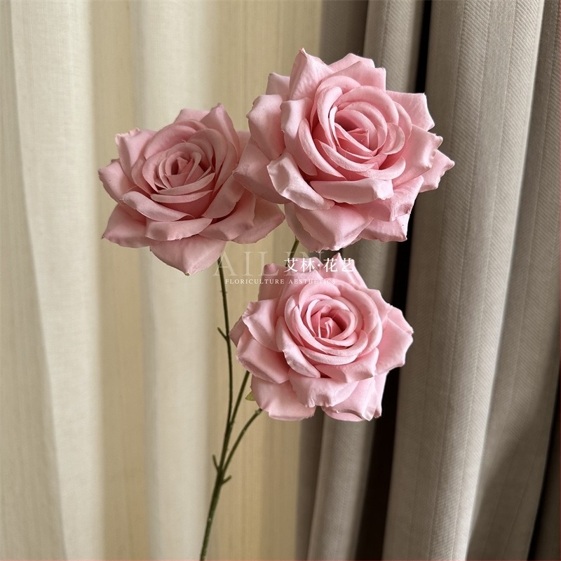 3-fejű gyémánt selyem rózsa falidísz