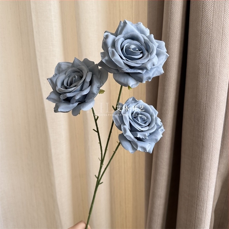 3-fejű gyémánt selyem rózsa falidísz