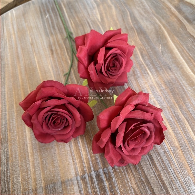 3-fejű gyémánt selyem rózsa falidísz