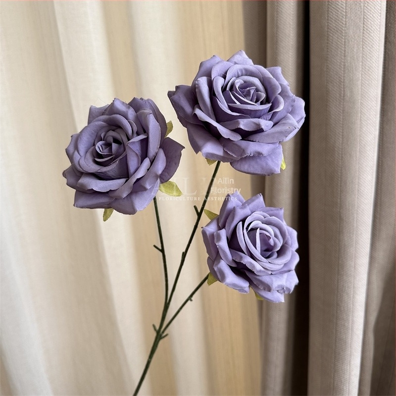 3-fejű gyémánt selyem rózsa falidísz