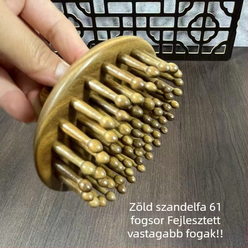 Szantálfa fából készült fésű vastagabb fogakkal a hajápoláshoz és a fejbőr masszázsához — ajándékcsomag
