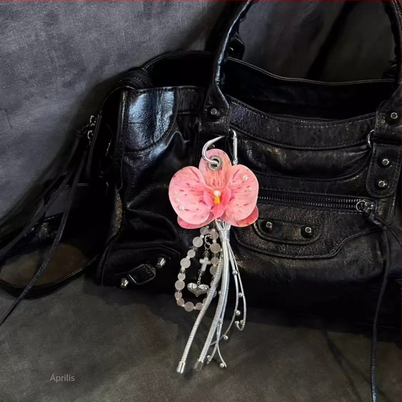 Táska medál - kézzel készített gyöngyös tassel gyöngysorral, Phalaenopsis orchid, középkori stílus, irodalmi retro, 2025 ősz kiadás