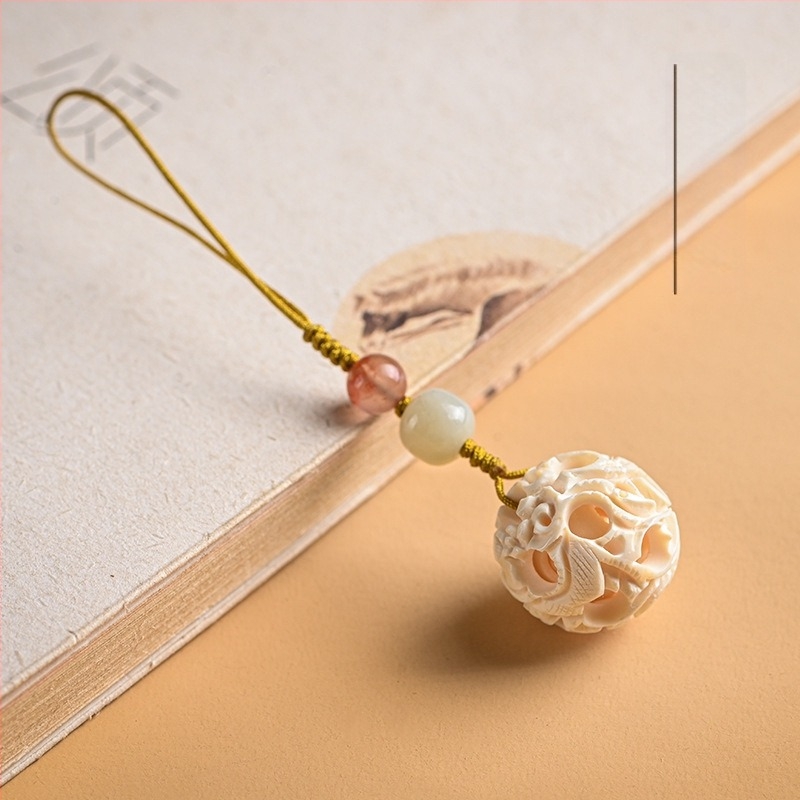 Medál mamut elefántcsontból, kézzel készített, etnikus stílus, irodalmi retro dizájn, 2022 télen