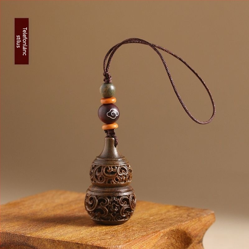 Fém kulcstartó medállal; nem ajándék; IP-engedély nélkül.