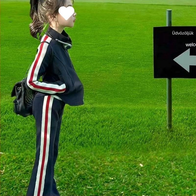 Lányoknak szóló kétdarabos sportos szett nyugati stílusban, harang alakú nadrággal, Tavasz 2025