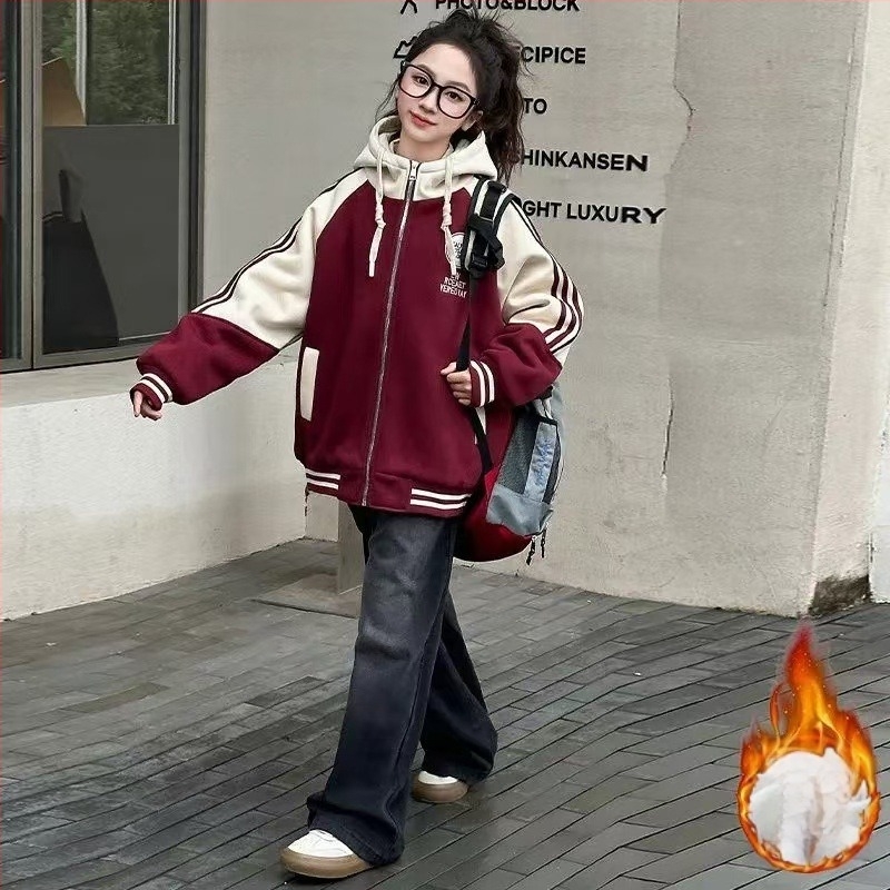 Lányoknak szánt kapucnis bomber dzseki, vastag bélés, álló gallér, hosszú ujjú, betűs mintázat