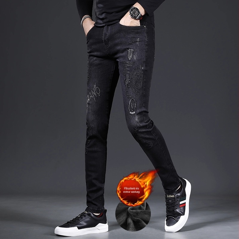 Férfi farmernadrág hímzéssel és fleece béléssel, karcsú szabású, középmagas derekú, 85% pamut