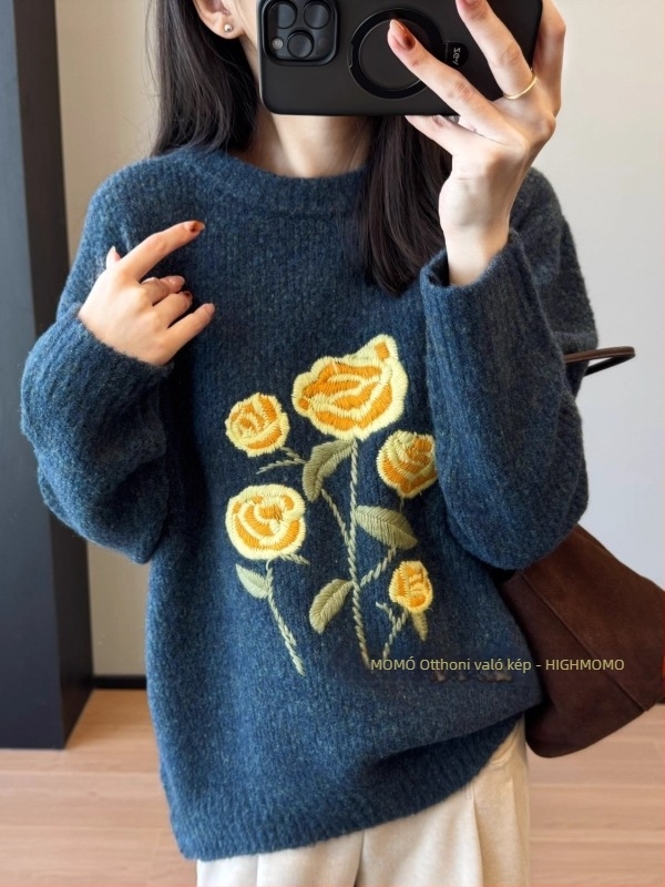 Női lazán szabott pulóver gyapjú-keverék, hímzéssel, kapucnival