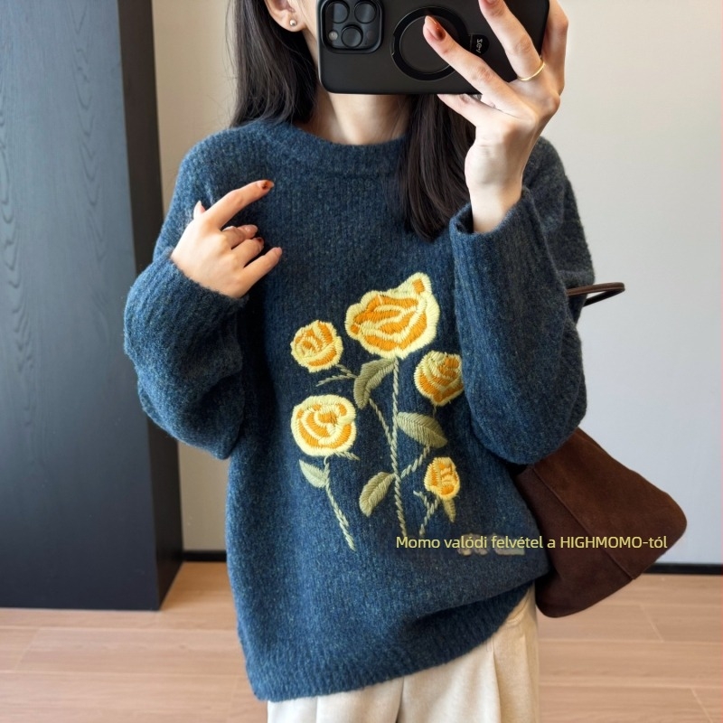 Női lazán szabott pulóver gyapjú-keverék, hímzéssel, kapucnival