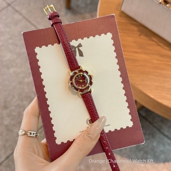 Gödel Női kvarc karóra szíjjal, 3D virágos dizájn, virág alakú számlap, ötvözet tokozás, vízálló 30 m, GEDI mozgás