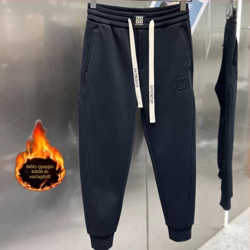 Férfi téli fleece-belelt sportnadrág — középmagas derekú, húzózsinóros derék, keskeny szabású, bokán mandzsettával