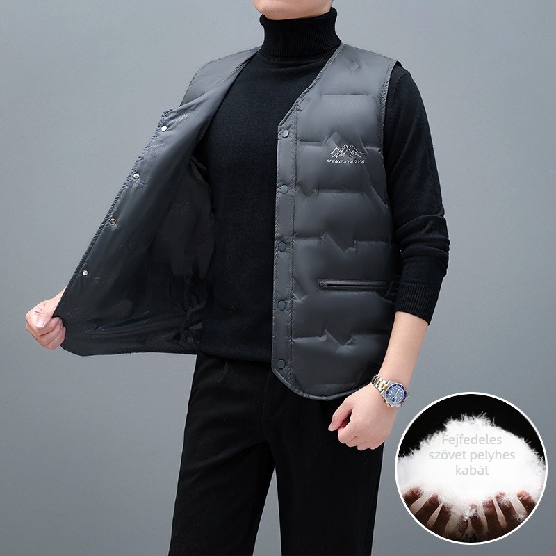 Férfi könnyű pehely mellény, 91-95% töltetű pehely, fehér kacsa pehely töltés, külső poliészter, bélés 100% poliészter, V-nyak, egyrészes zárás, tavasz–ősz–téli szezonra