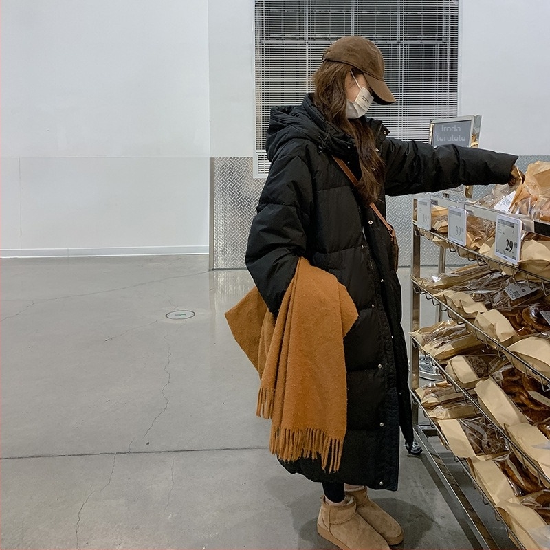 Fehér kacsa tollal töltött téli dzseki, kasmír tartalom 91–95%, vastag szigetelés, hosszú fazon 80–100 cm, kapucnival és zipzárral