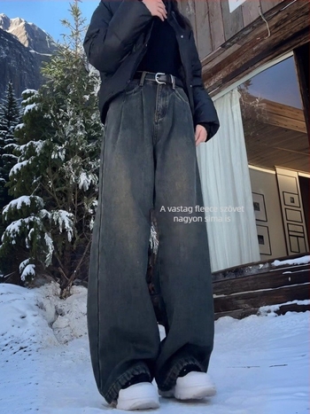Magas derekú farmernadrág, egyenes szárú, gombos záródás, vastag denim
