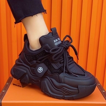 Női platform cipő, dad shoe stílus, könnyű, vászon felsőrész, TPU talp, csatos zárás, belső emeléssel, téli viselet