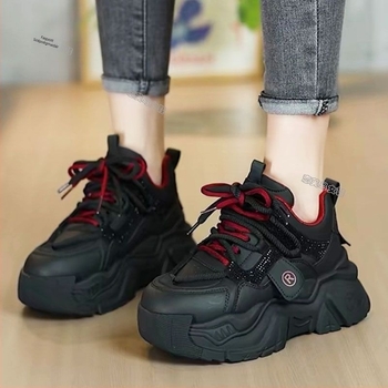 Női platform cipő, dad shoe stílus, könnyű, vászon felsőrész, TPU talp, csatos zárás, belső emeléssel, téli viselet