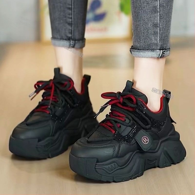 Női platform cipő, dad shoe stílus, könnyű, vászon felsőrész, TPU talp, csatos zárás, belső emeléssel, téli viselet