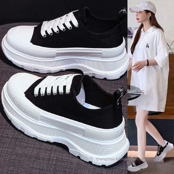 Női vászoncipő magasságot növelő vastag gumitalppal, alacsony szárú, fűzővel záródó, koreai stílus, egyszínű