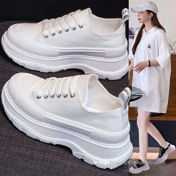 Női vászoncipő magasságot növelő vastag gumitalppal, alacsony szárú, fűzővel záródó, koreai stílus, egyszínű