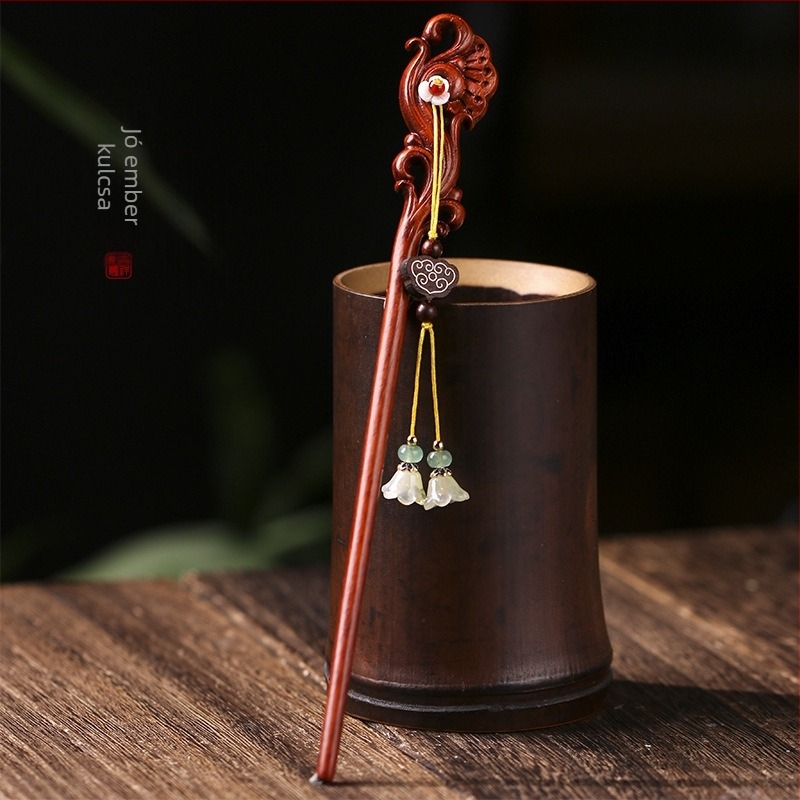 Paliszander hajtű, retro stílus (Anyag: Lobular red sandalwood; Cikkszám: 6234750; Lista: 2021 nyár)