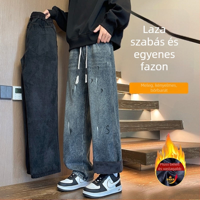 Fiúknak szánt denim farmer, középtalajú derekú, szűkített szabás, gombos zárás, mikroelasztikus, téli viselet.