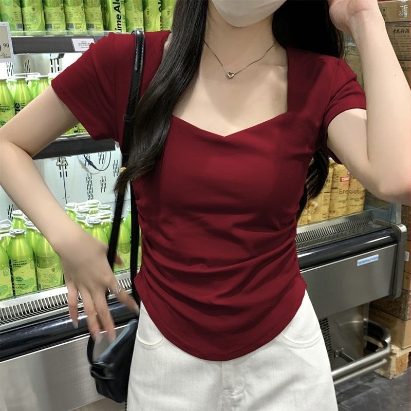 Rövid ujjú póló négyzetes nyakkal, paneles dizájn, poliészter 70–80%, karcsú fazon