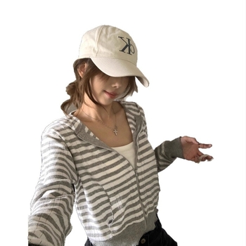 Slim-fit kardigán cipzárral, polo galléval, hosszú ujjú kötött felső