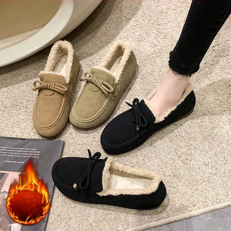 Női téli slip-on cipő műszőrme béléssel, középmagas velúr felsőrész, vamp és gumitalp