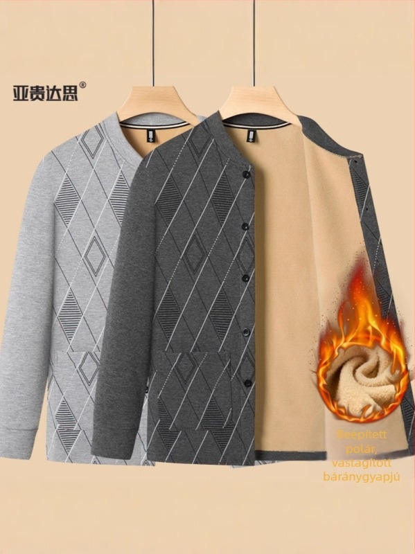 Férfi téli fleece-belelt kardigán-ruha, kockás minta, álló gallér, egy soros gombolás, szabályos hossz, hosszú ujjak, kapucni nélküli, dísz zsebek.