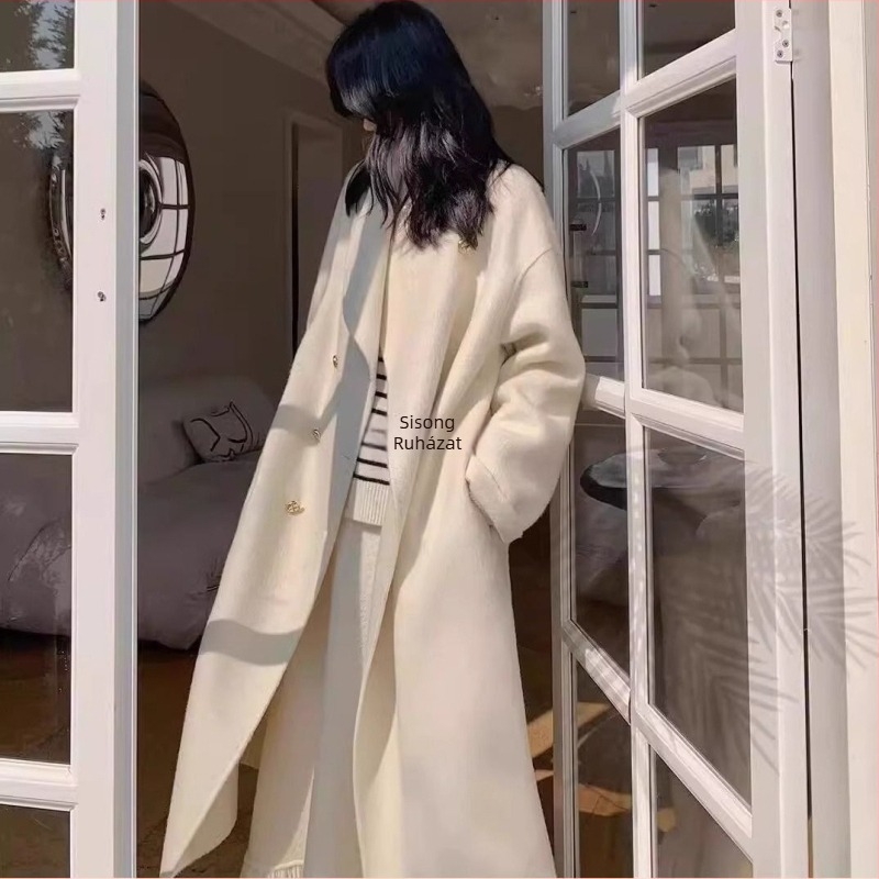 Női rövid chenille kabát, karcsú szabású, Fél-turtleneck gallér, spandex tartalom <30%, hossz 40–50 cm