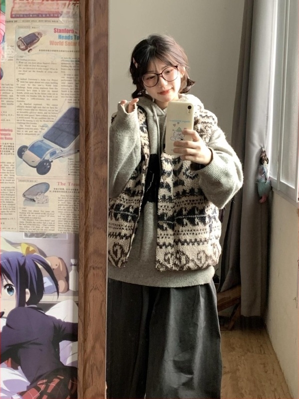 Női geometriás fleece mellény álló gallérral, elől cipzárral, poliészter töltettel, laza szabás, retro kardigán stílus (Tél 2025)