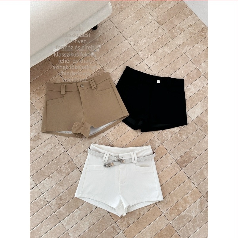 Női övvel ellátott rövidnadrág — háromnegyedes hossz, középtáji derék, poliészter/spandex (95%+ poliészter), patchwork részlet, egyenes szabás