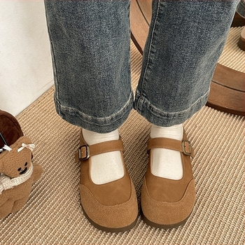 Női könnyű zárt orrú papucs, slip-on, minimalist stílus; felsőrész PU, belső PU, talp: kompozit, kerek orr
