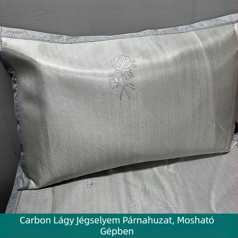 Párnahuzat — Poliészter (91–95%), Jacquard szövés, szálak festése (yarn-dyed), digitális nyomtatás