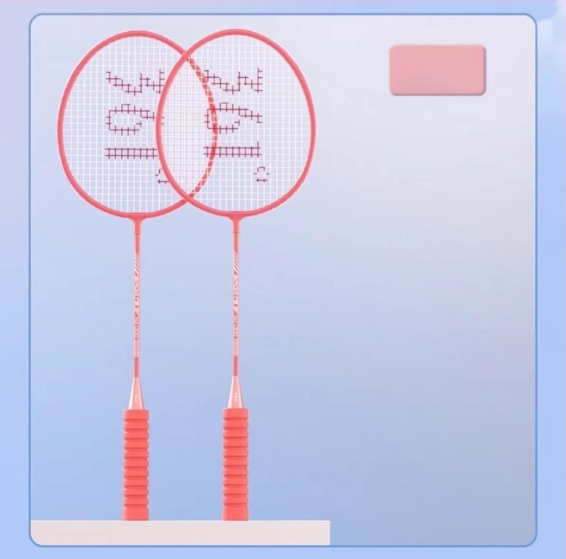 Két badmintonütőből álló készlet, ultrakönnyű, egyenként 95–100 g, váz vasötvözet, nylon húrok, közvetlen ütés, fogó G5, kezdő/offenzív játékhoz