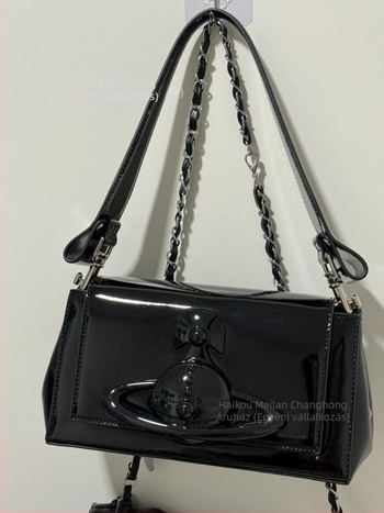 Alkar táska természetes bőrből, vízszintes négyszögletes forma, húzózáras nyitás, nylon bélés, dupla vállpánt