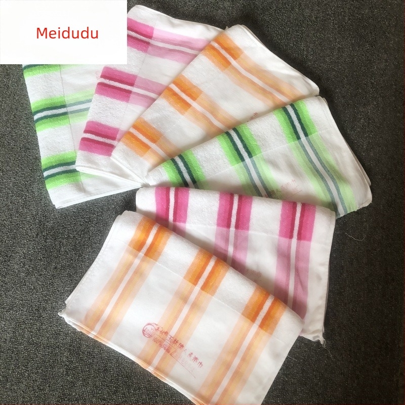 Jacquard pamut fürdőtörölköző, 21s fonal, 95% pamut, 100–120 g súly