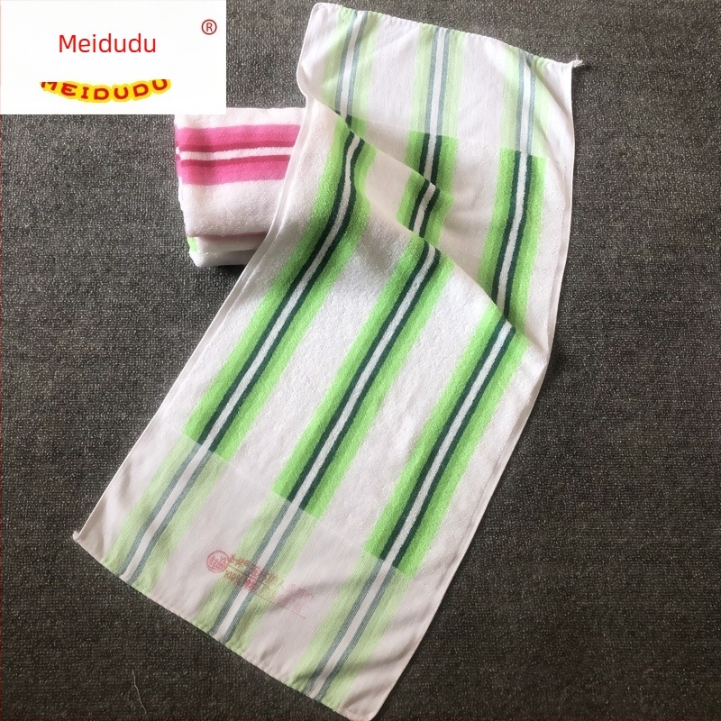 Jacquard pamut fürdőtörölköző, 21s fonal, 95% pamut, 100–120 g súly