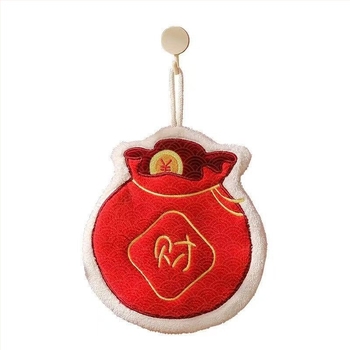 Akasztós kéztörlő hímzett jókívánság gazdagság motívummal, korall fleece anyagból, 120d fonal, 30–50 g, hímzés és szegélyezés