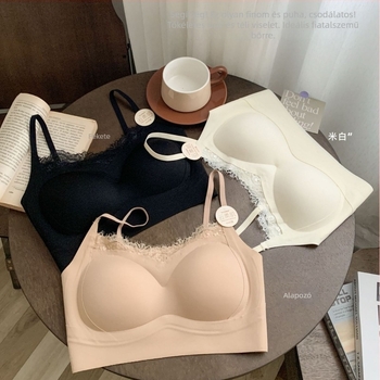 Sima varrás nélküli melltartó 3/4-es kosárral, közepes formázott kosarakkal, habos kosarakkal, rögzített vállpántok