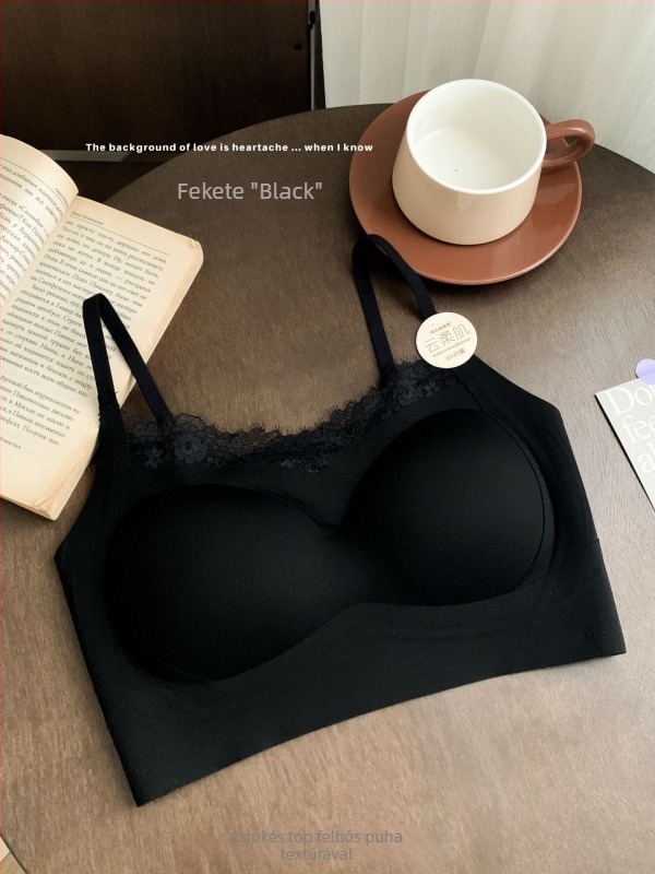 Sima varrás nélküli melltartó 3/4-es kosárral, közepes formázott kosarakkal, habos kosarakkal, rögzített vállpántok