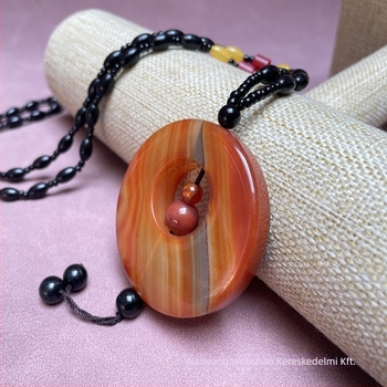 Uniszex achát medál geometriás formával, természetes anyag, VS tisztaság, lógó medál