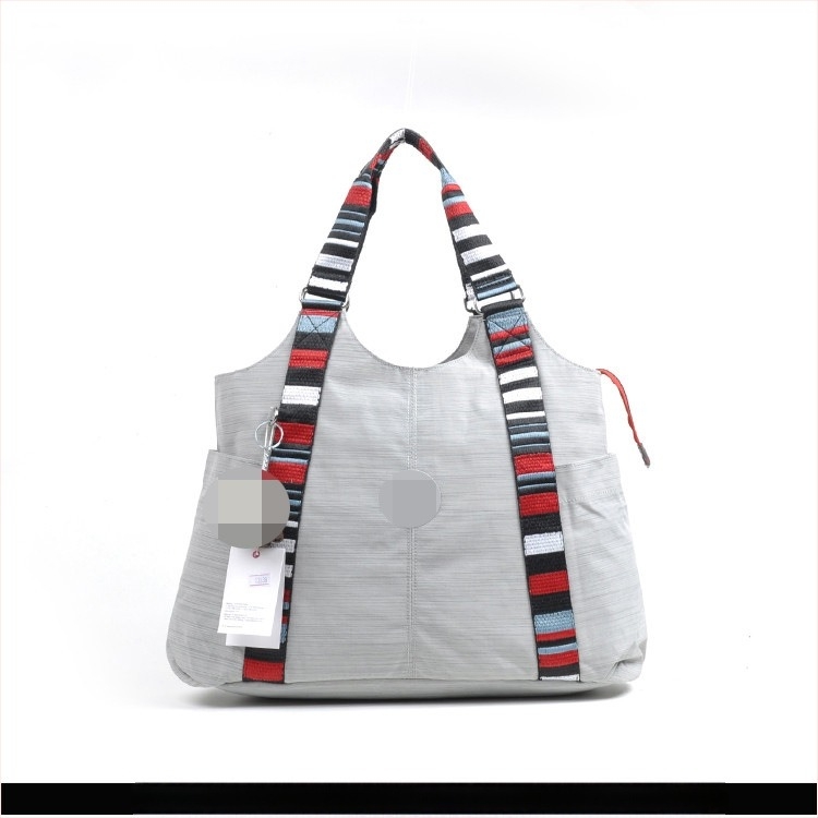 Nylon válltáska, városi minimalist stílus, cipzáros nyitás, több belső zseb, márka canking