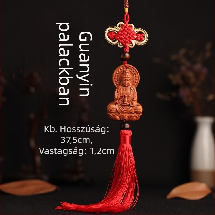 Barackfa autómedál Pixiu, Guan Gong és Guanyin motívumokkal — hagyományos kínai stílusú belső autódekoráció