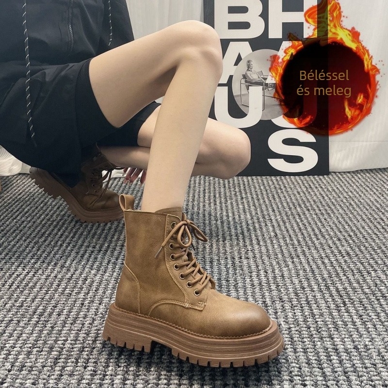 Női motorkerékpár csizma vastag talpú, brit stilus, két réteg marhabőrből készült felsőrész, fleece bélés, gumi talp, oldalsó cipzár, téli 2025