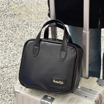 PU-anyagú hordozható négyzet alakú kozmetikai táska, vízálló és bővíthető kapacitással, cipzáras zárás