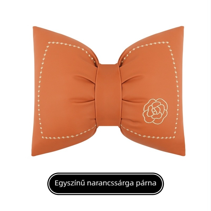 Autófej- és derék párnaszett műbőrrel és masni hímzéssel, univerzális illeszkedés, töltőanyag szintetikus rost, egész éves használatra