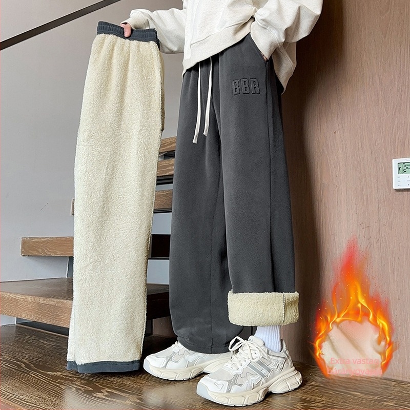 Férfi téli fleece-béléses nadrág, egyenes szabású, kényelmes, hosszú.