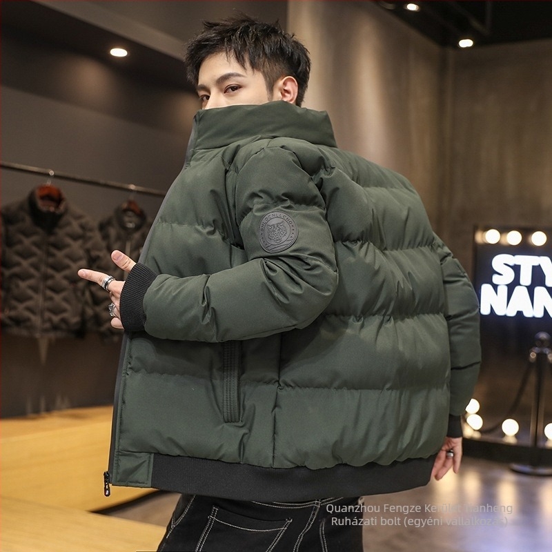 Férfi téli pamut-töltött dzseki, vastag szigeteléssel, cipzáras zárás, áll gallér, külső anyag poliészter, bélés poliészter, töltőanyag pamut